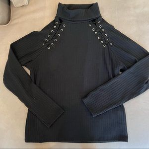 Black Tie Up Turtle Neck Sweater | LF